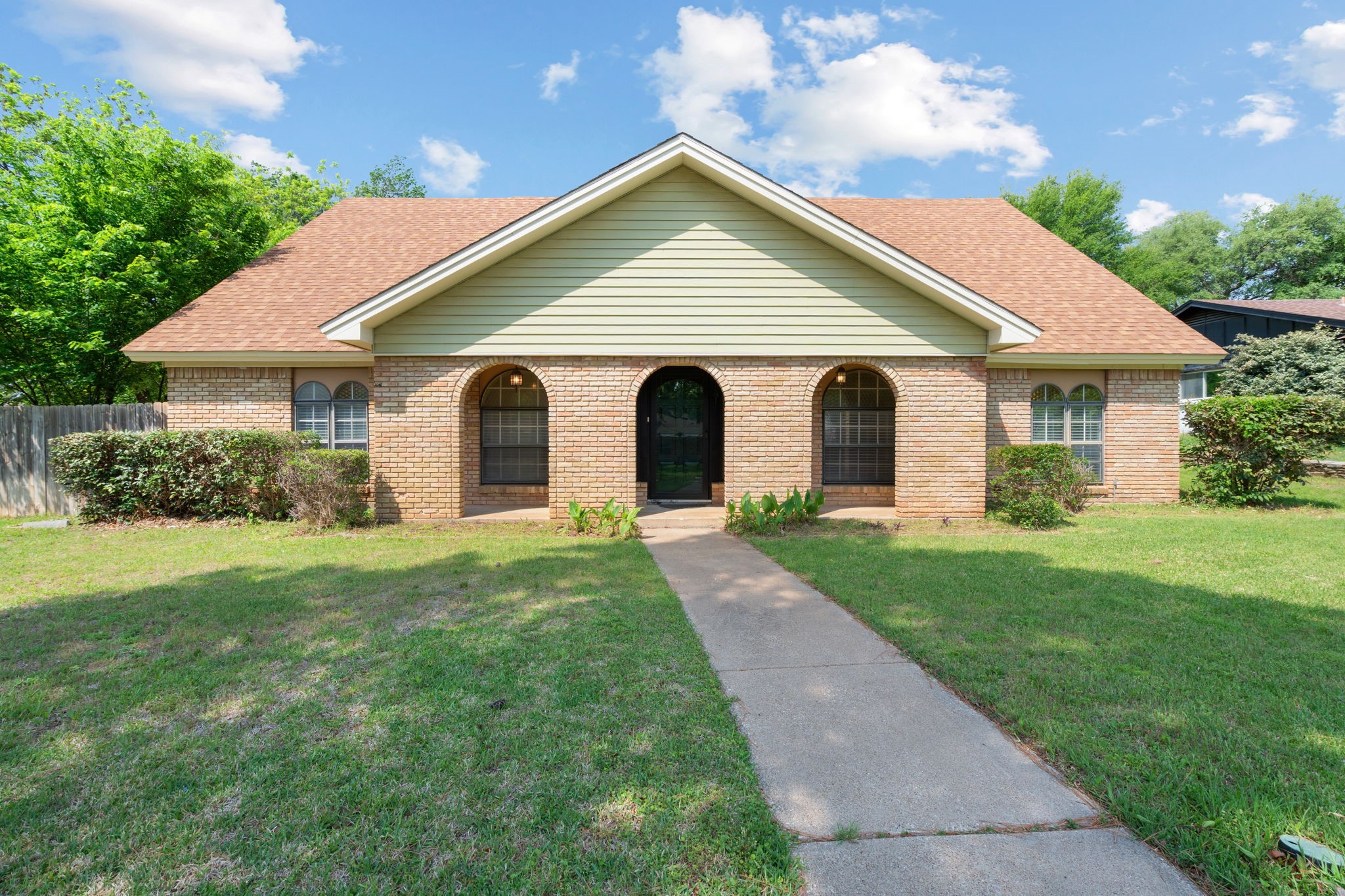 1602 Wagon Wheel Trail Pantego TX 76013