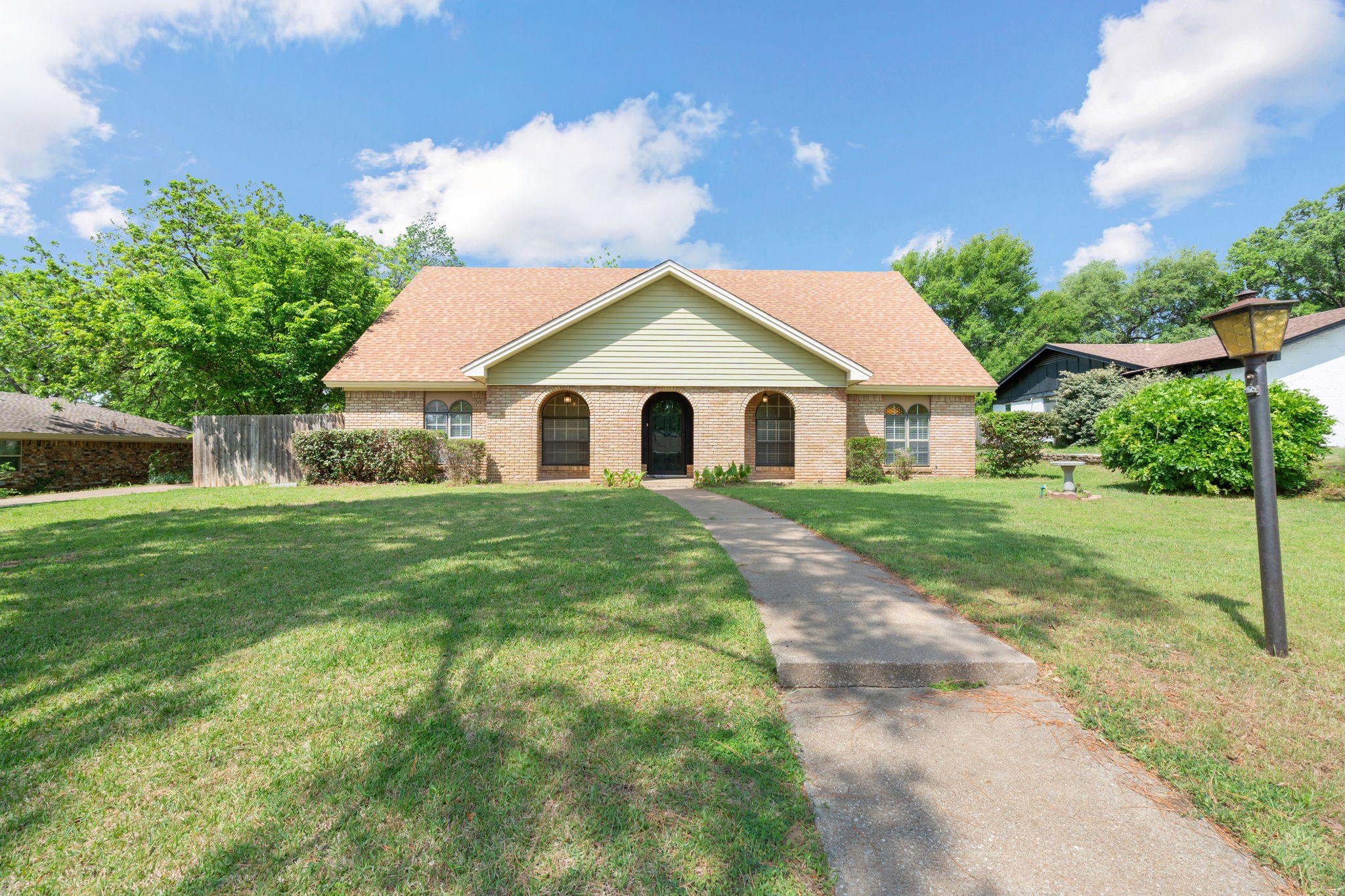 1602 Wagon Wheel Trail Pantego TX 76013