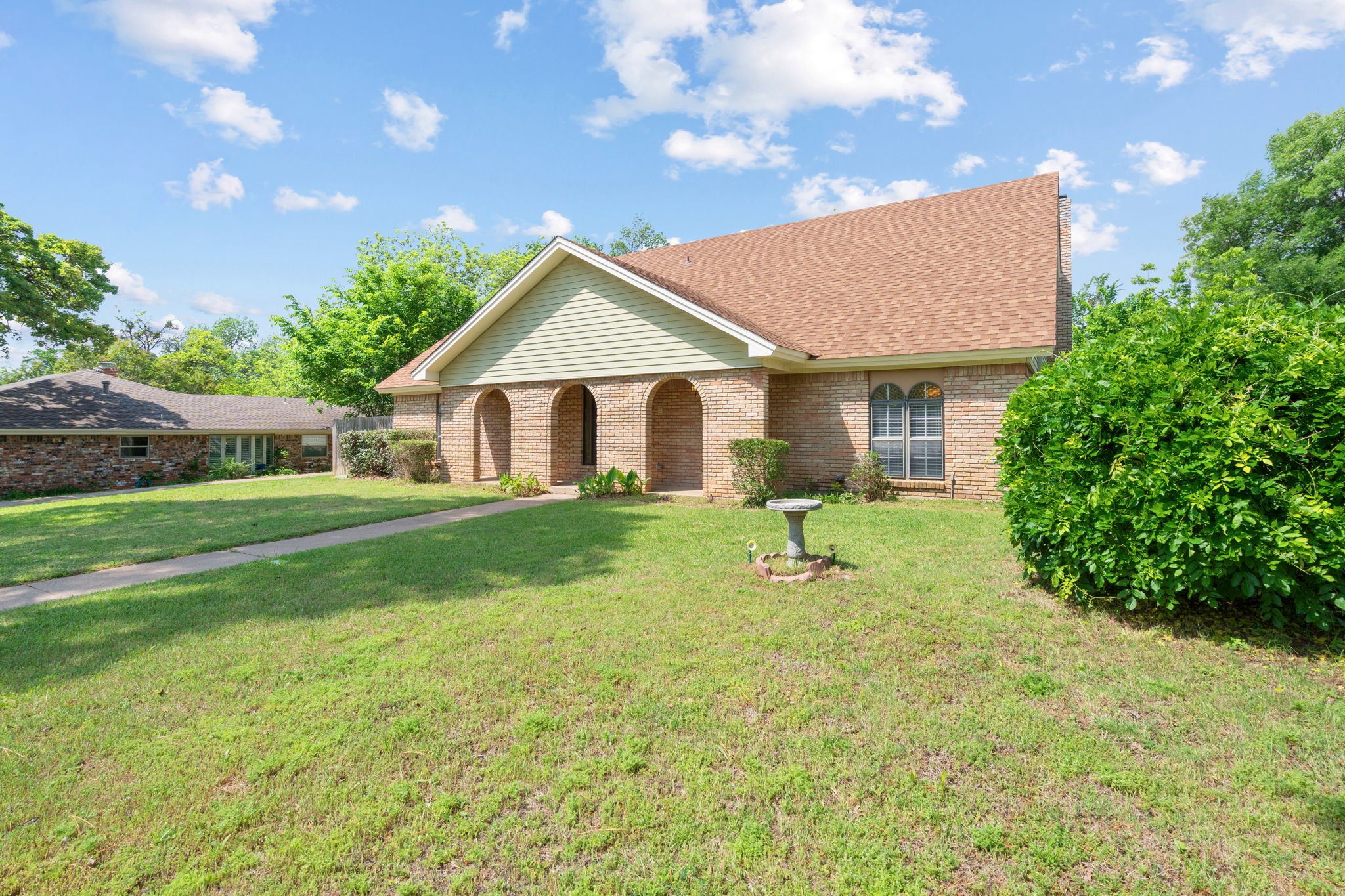 1602 Wagon Wheel Trail Pantego TX 76013