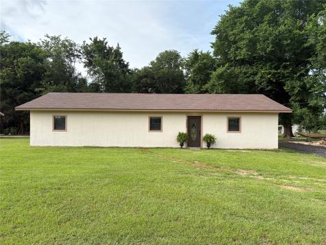 2803 County Road 33900 Powderly TX 75473