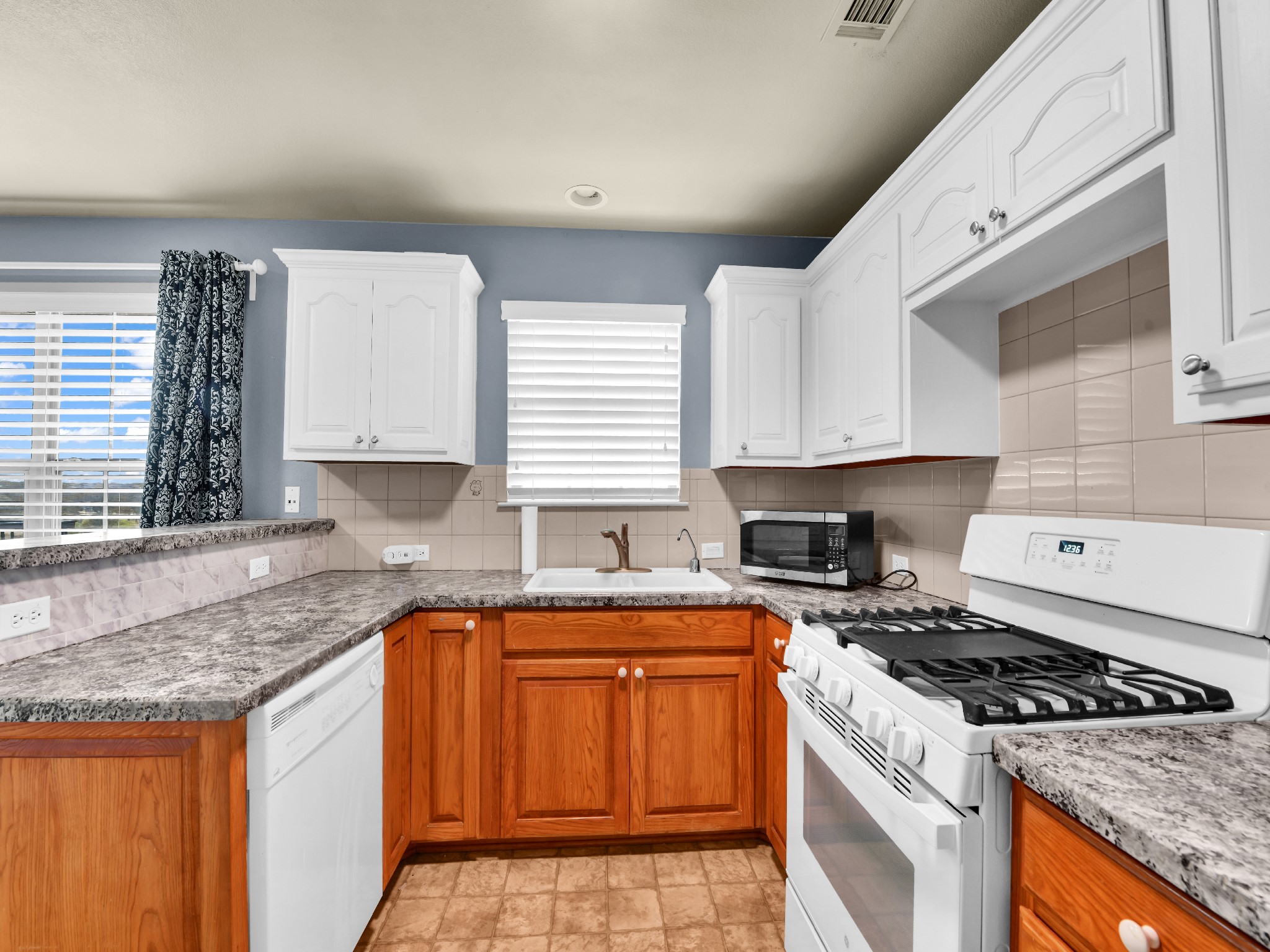 525 S Sugartree Drive Lipan TX 76462