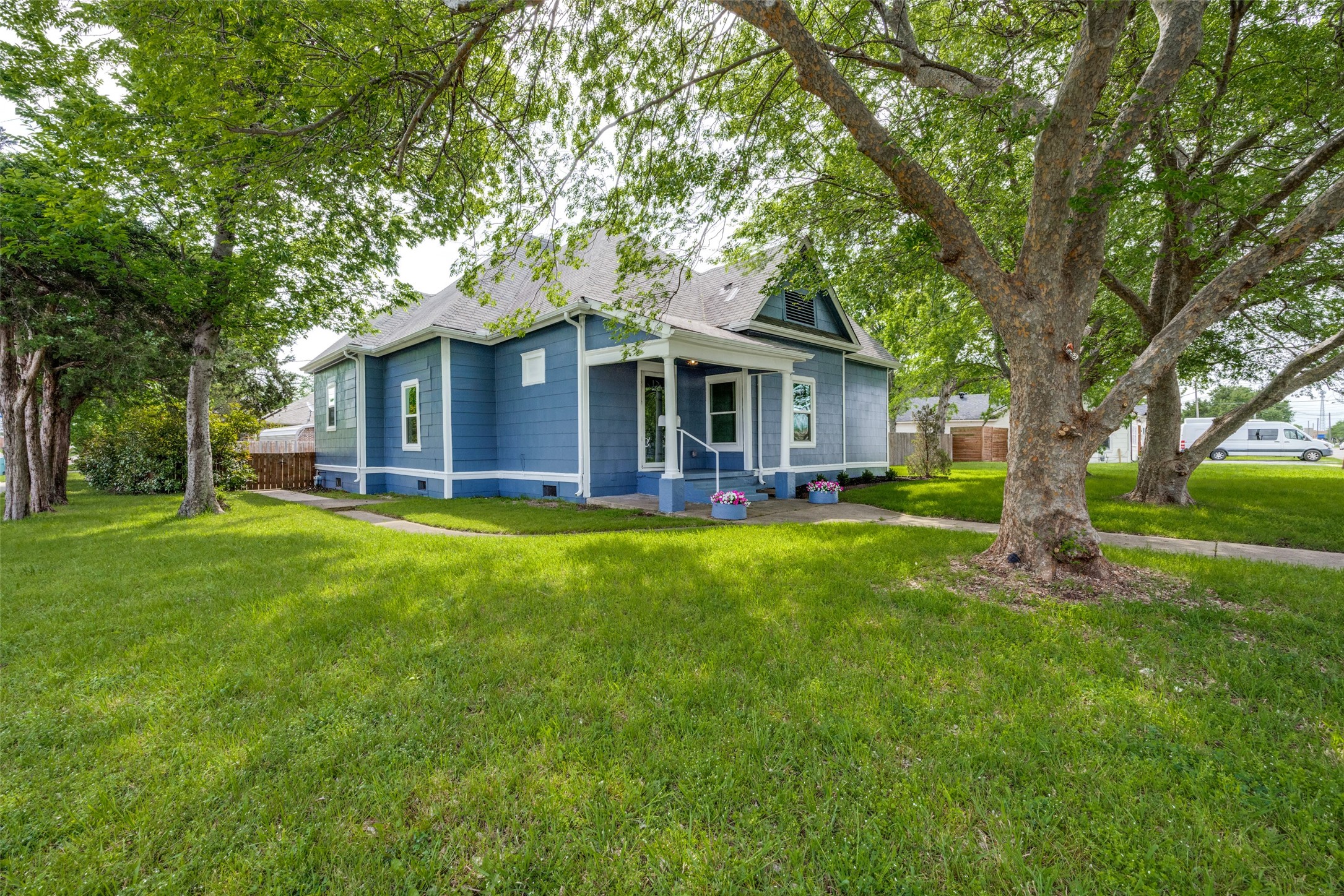 623 N Walnut Street Sherman TX 75090