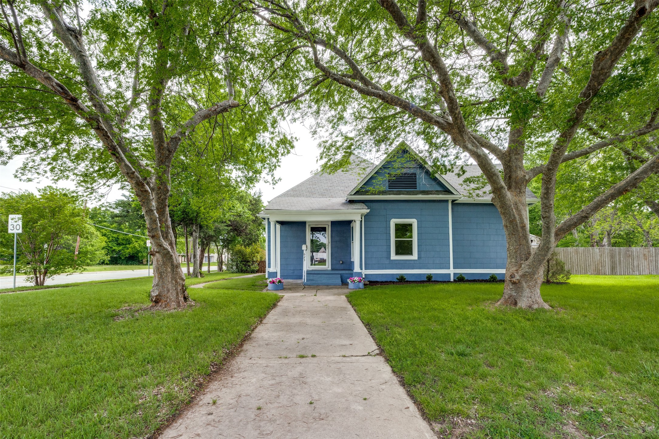 623 N Walnut Street Sherman TX 75090