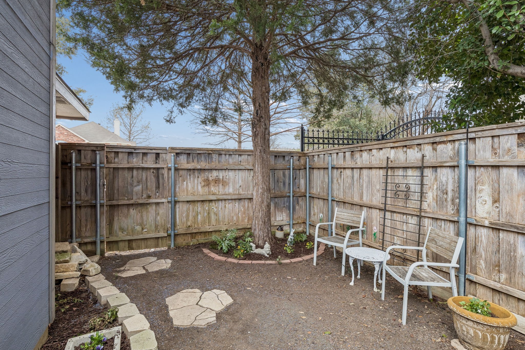 1945 Helen Lane Lewisville TX 75067