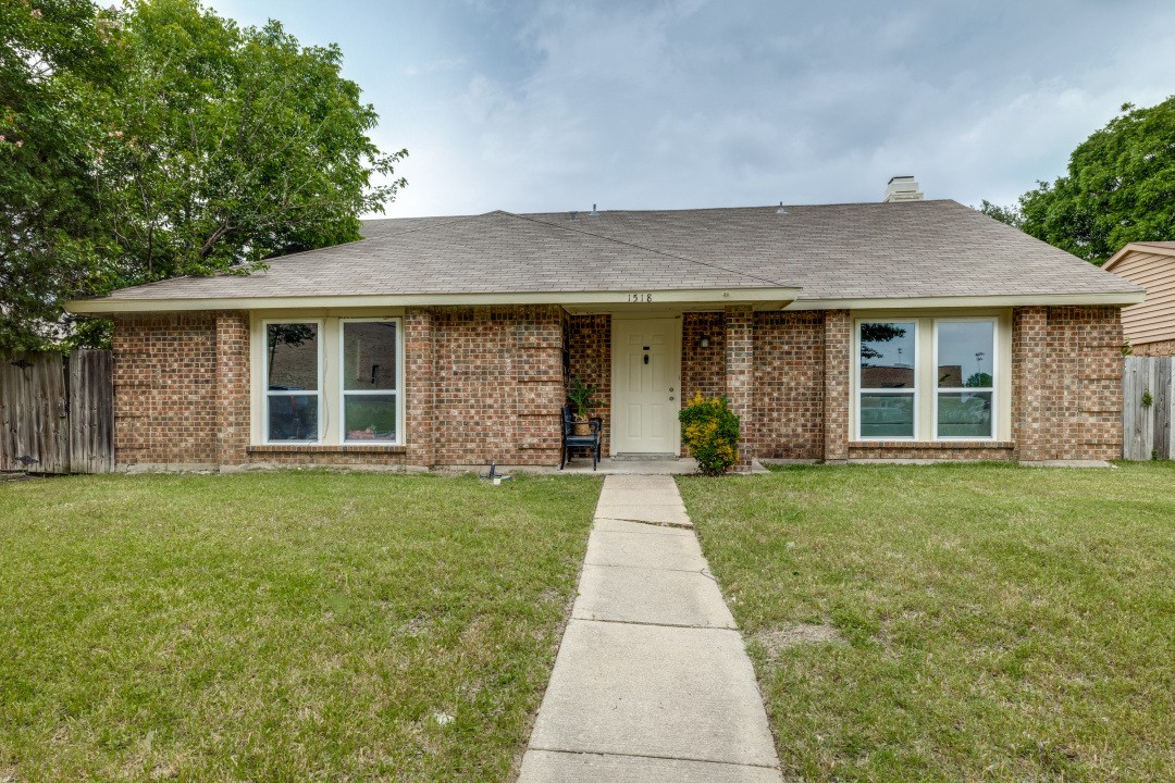 1518 Coffeyville Trail Grand Prairie TX 75052