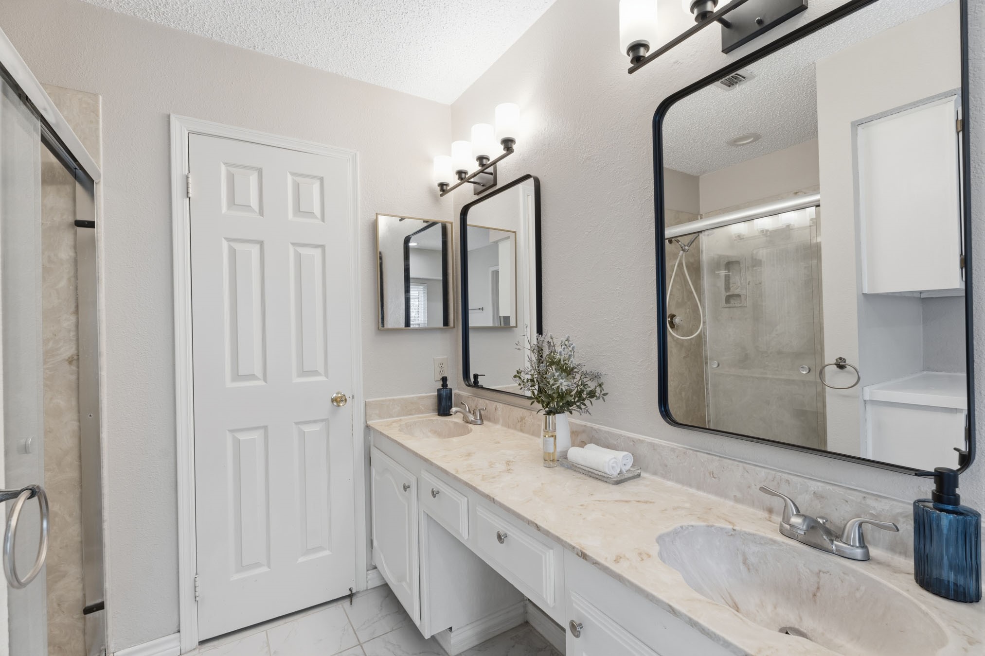 7114 Lo Chalmers Lane Garland TX 75043
