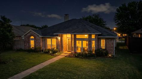 7114 Lo Chalmers Lane Garland TX 75043