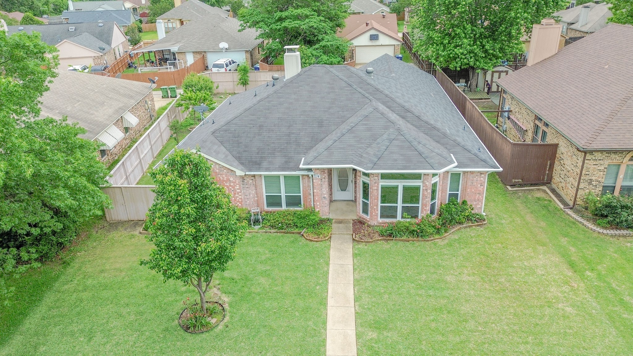 7114 Lo Chalmers Lane Garland TX 75043