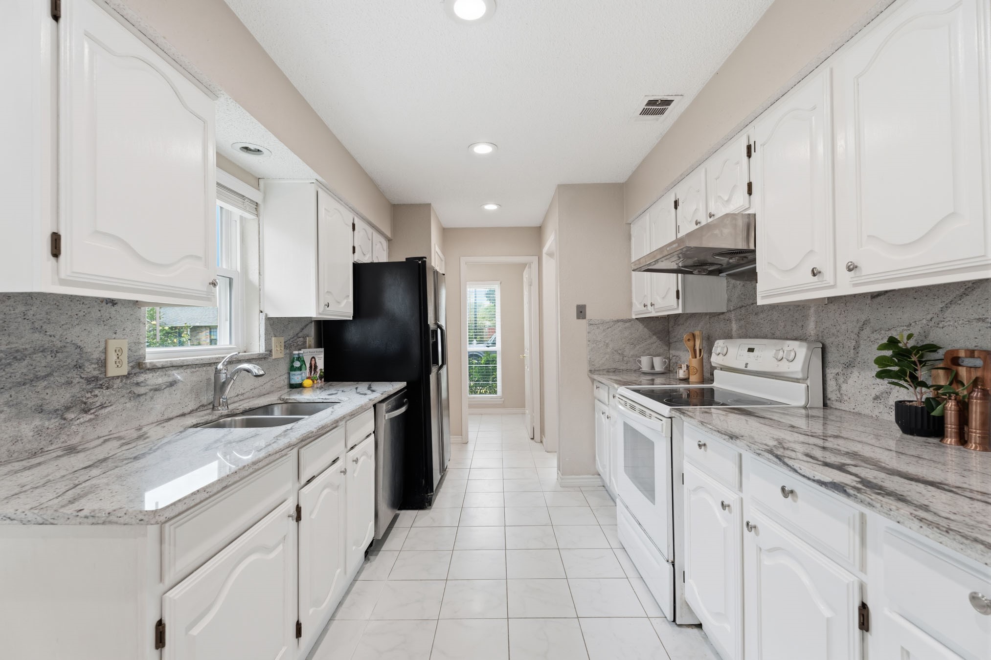 7114 Lo Chalmers Lane Garland TX 75043