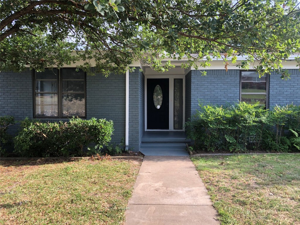 1439 W Ball Street Weatherford TX 76086