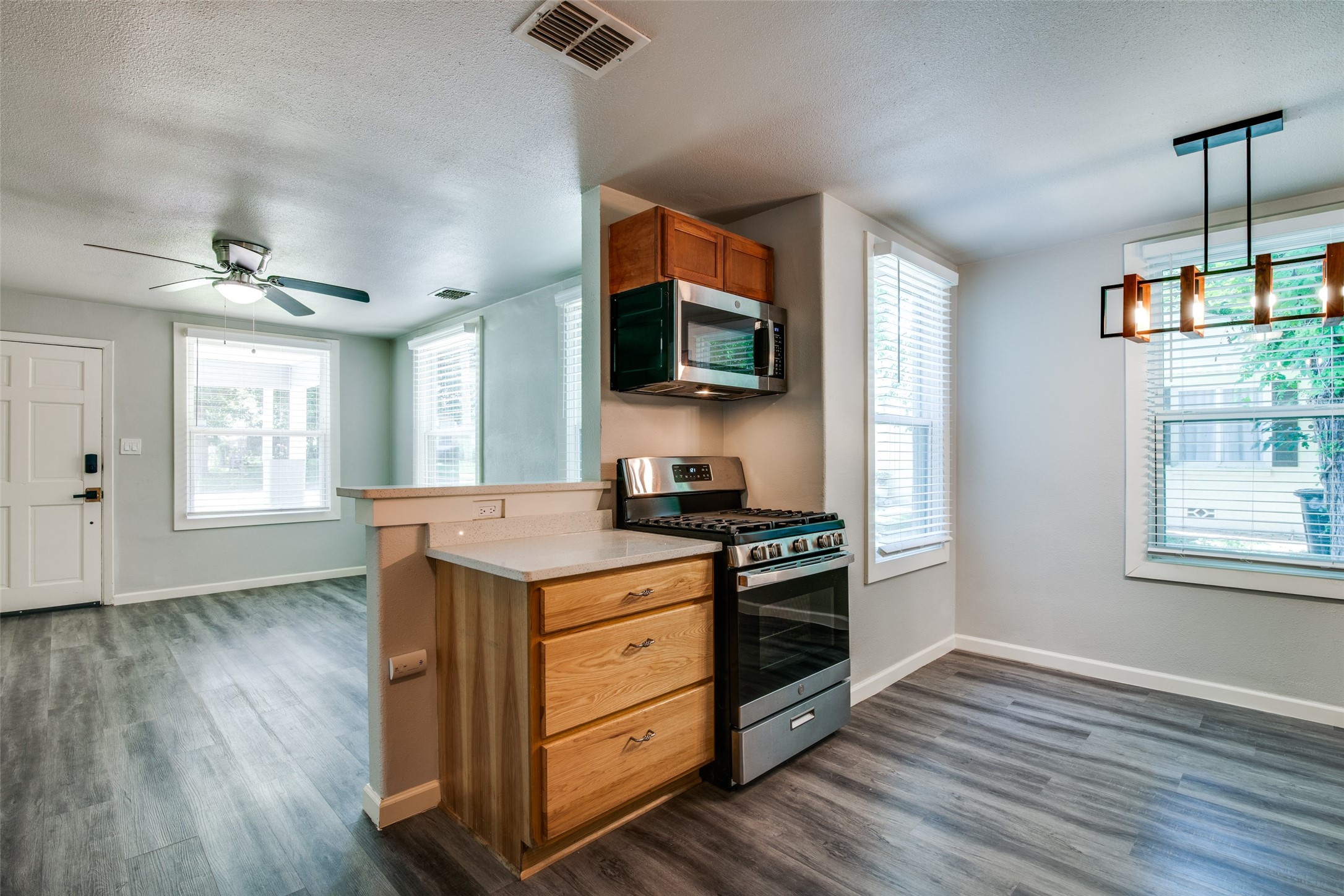 606 W High Street Terrell TX 75160