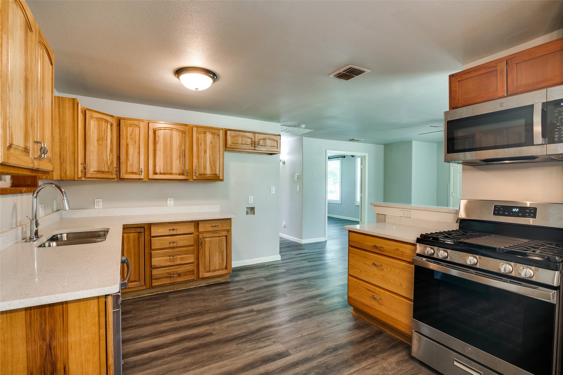 606 W High Street Terrell TX 75160