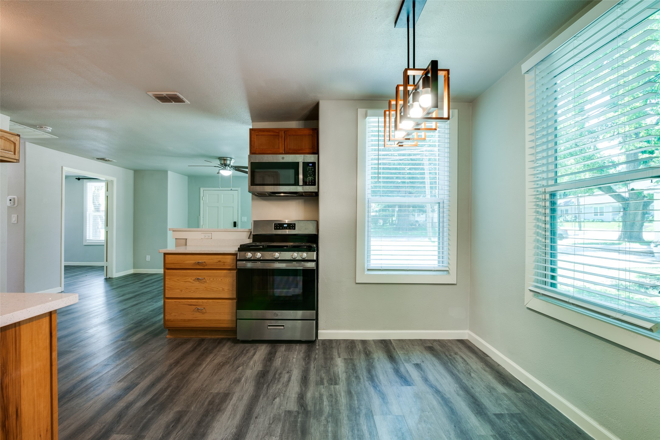 606 W High Street Terrell TX 75160