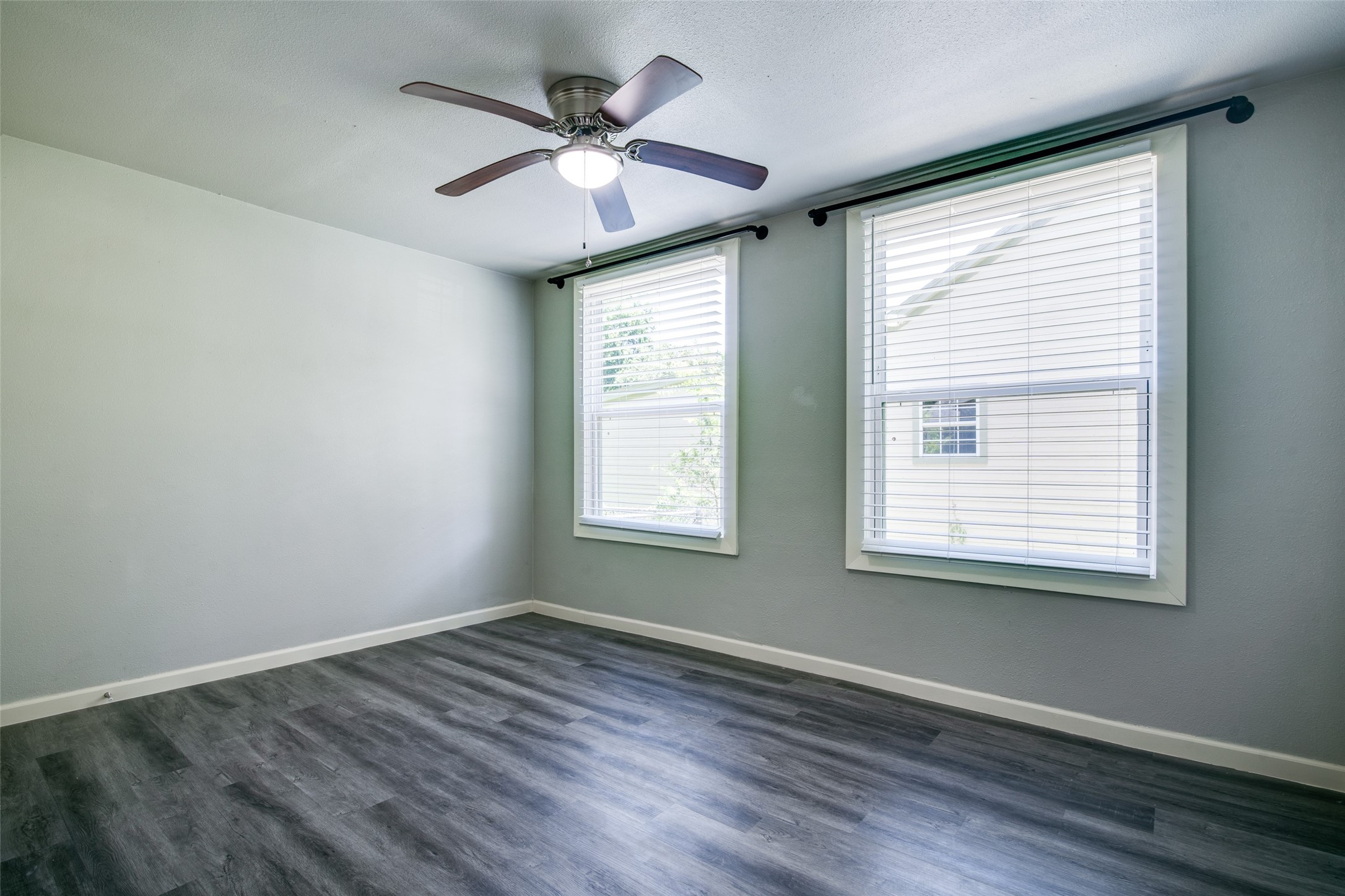 606 W High Street Terrell TX 75160