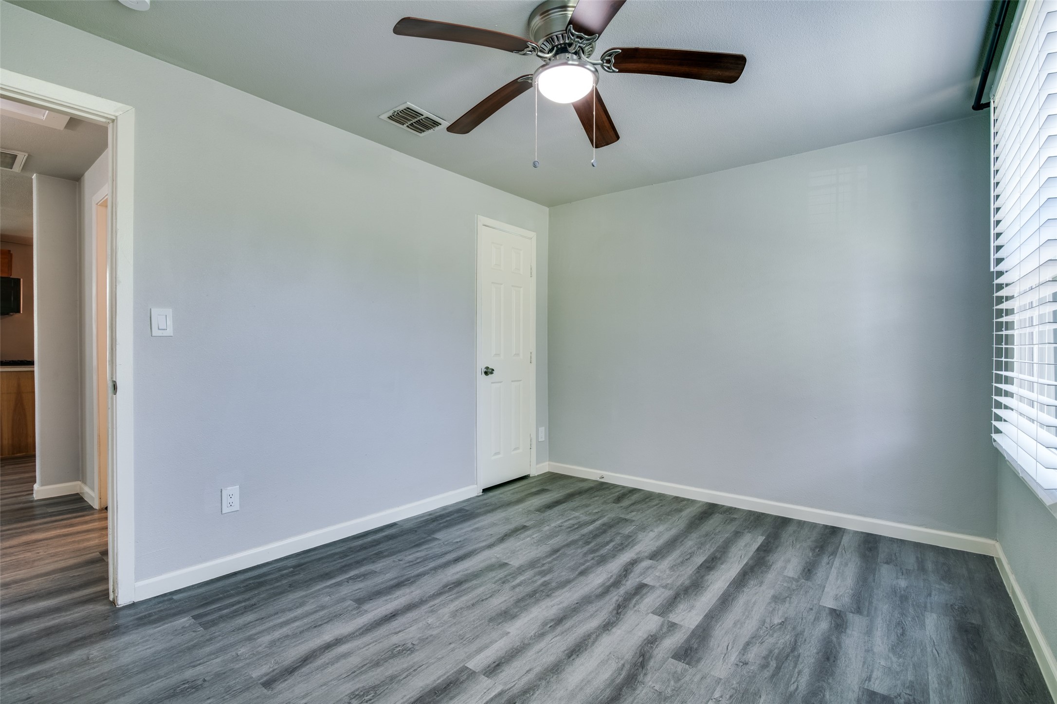 606 W High Street Terrell TX 75160