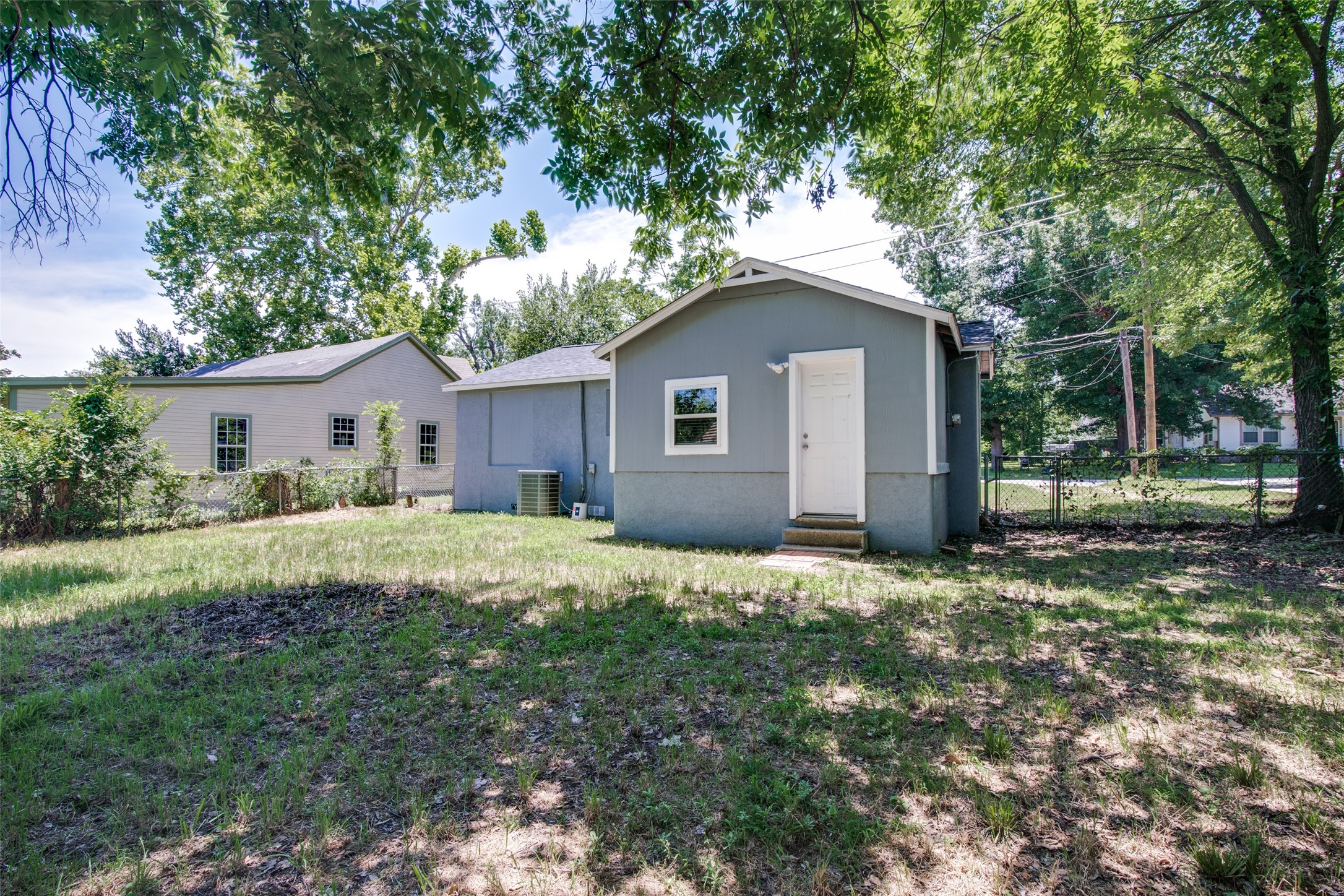606 W High Street Terrell TX 75160