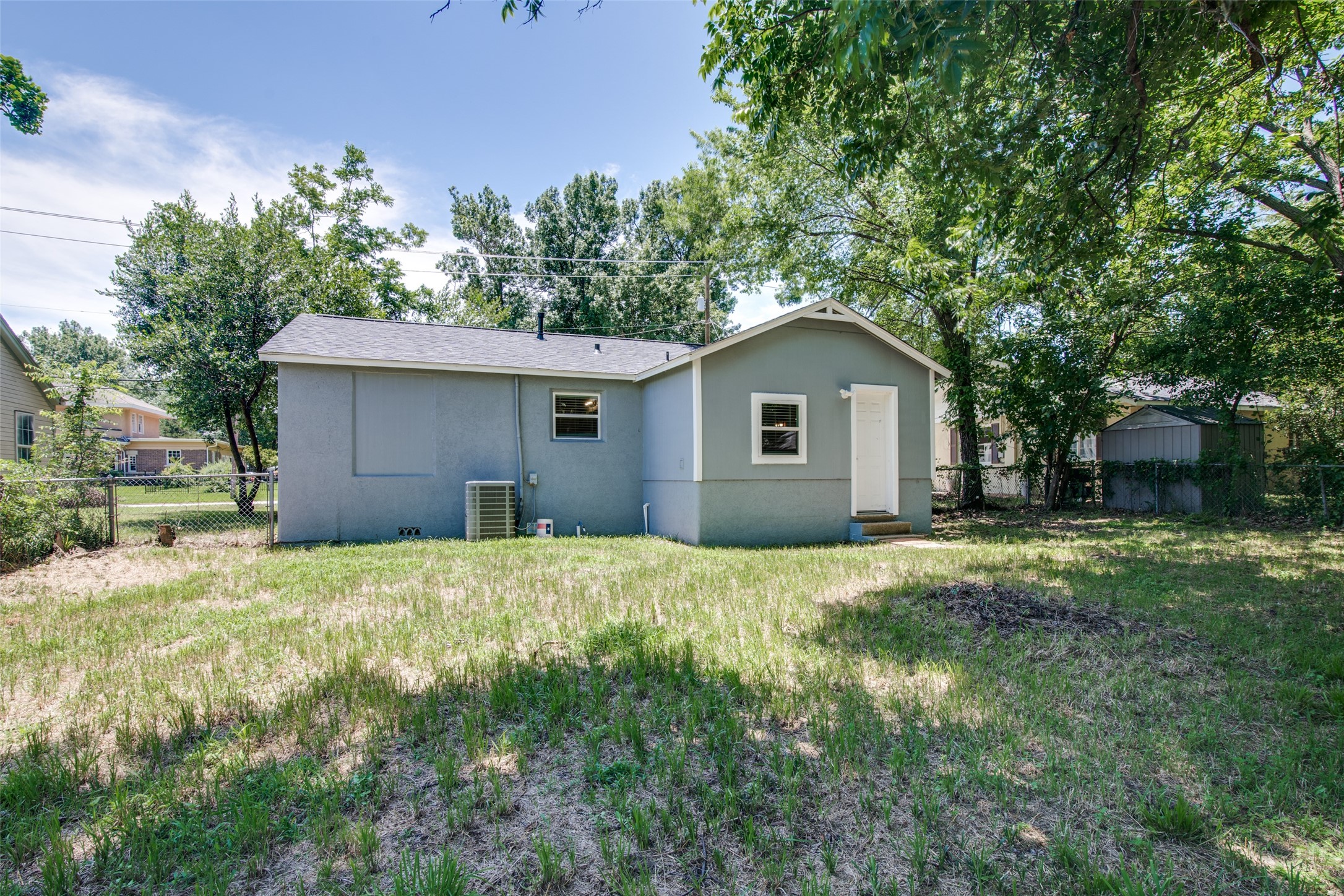 606 W High Street Terrell TX 75160