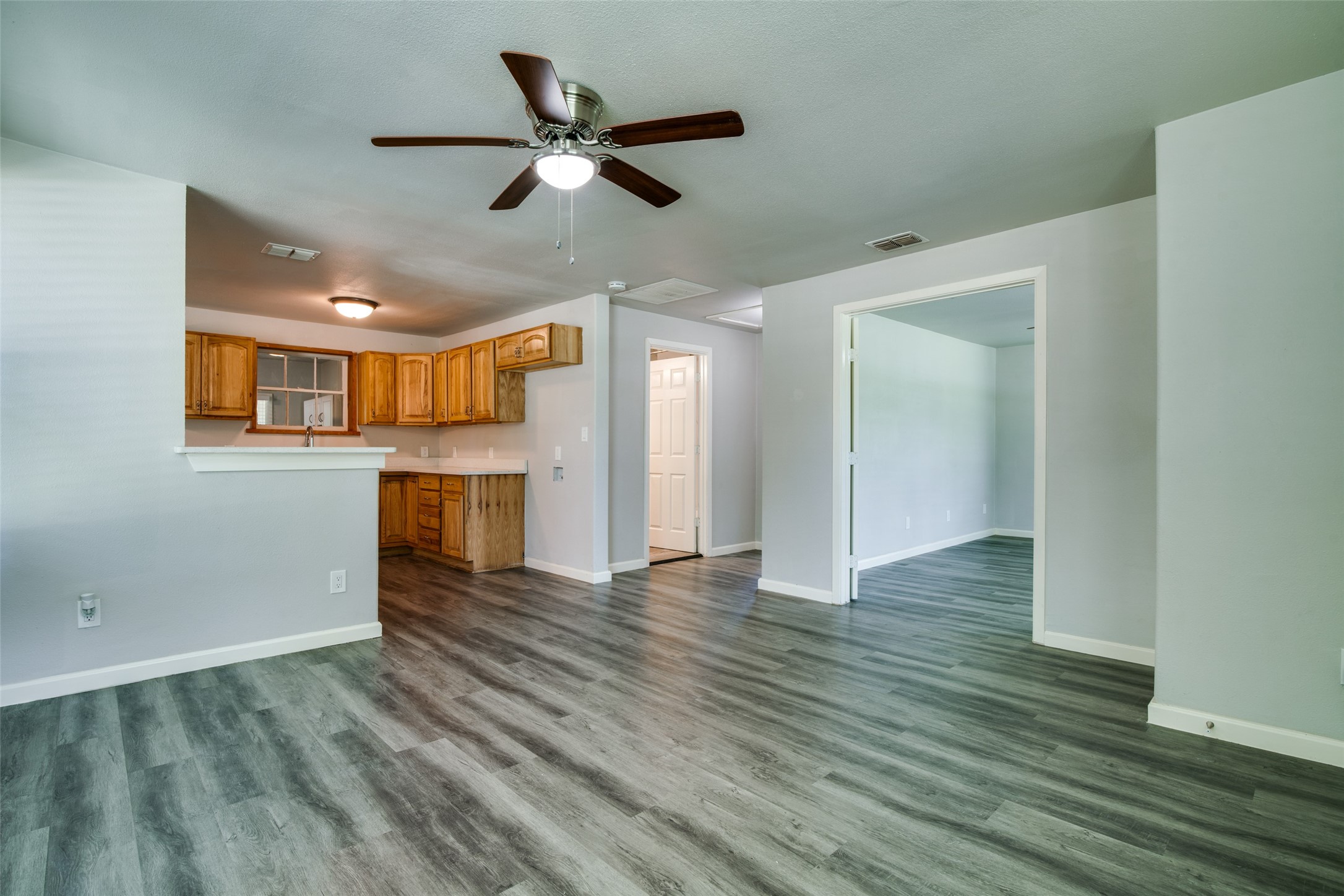 606 W High Street Terrell TX 75160