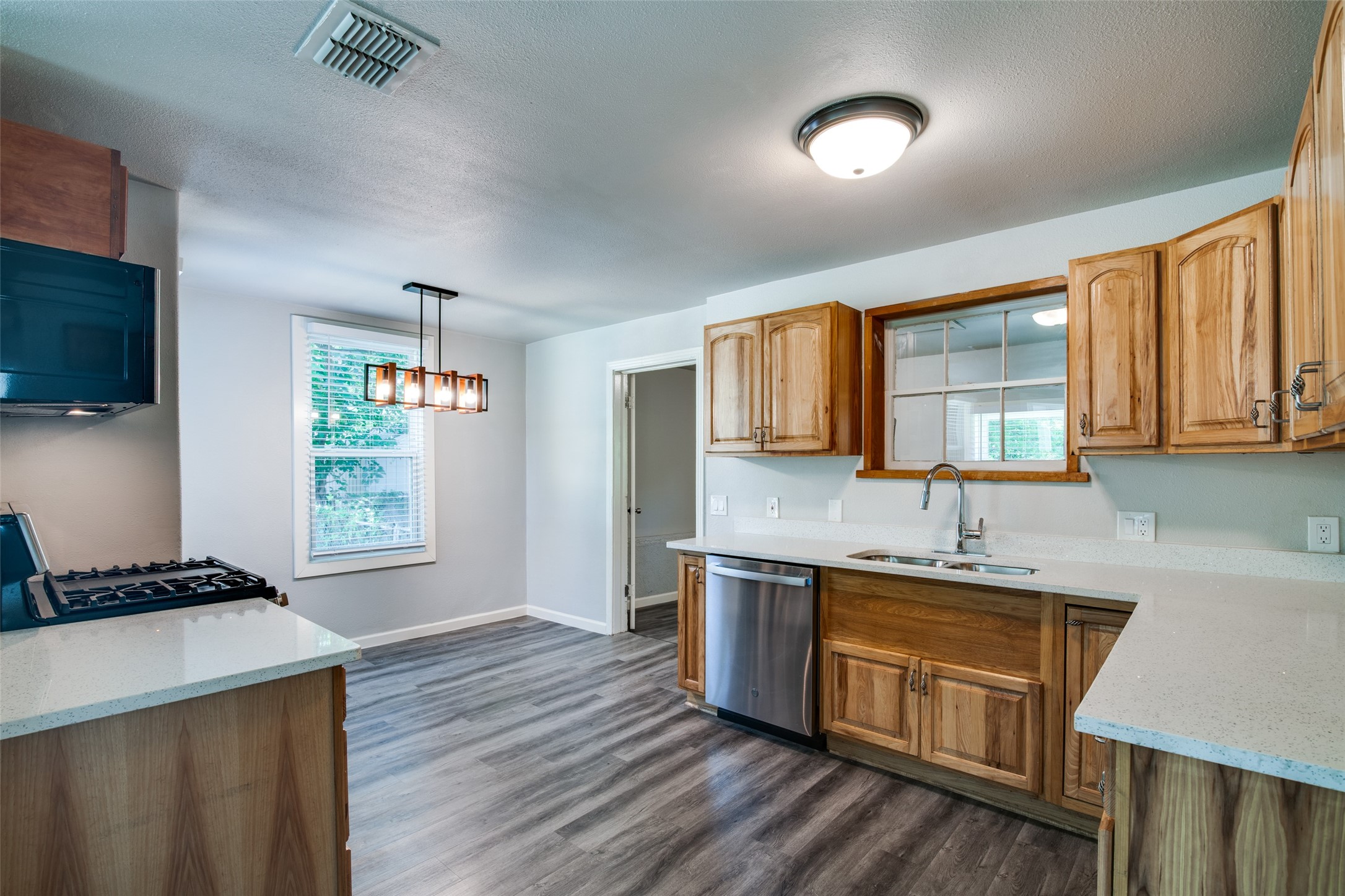 606 W High Street Terrell TX 75160