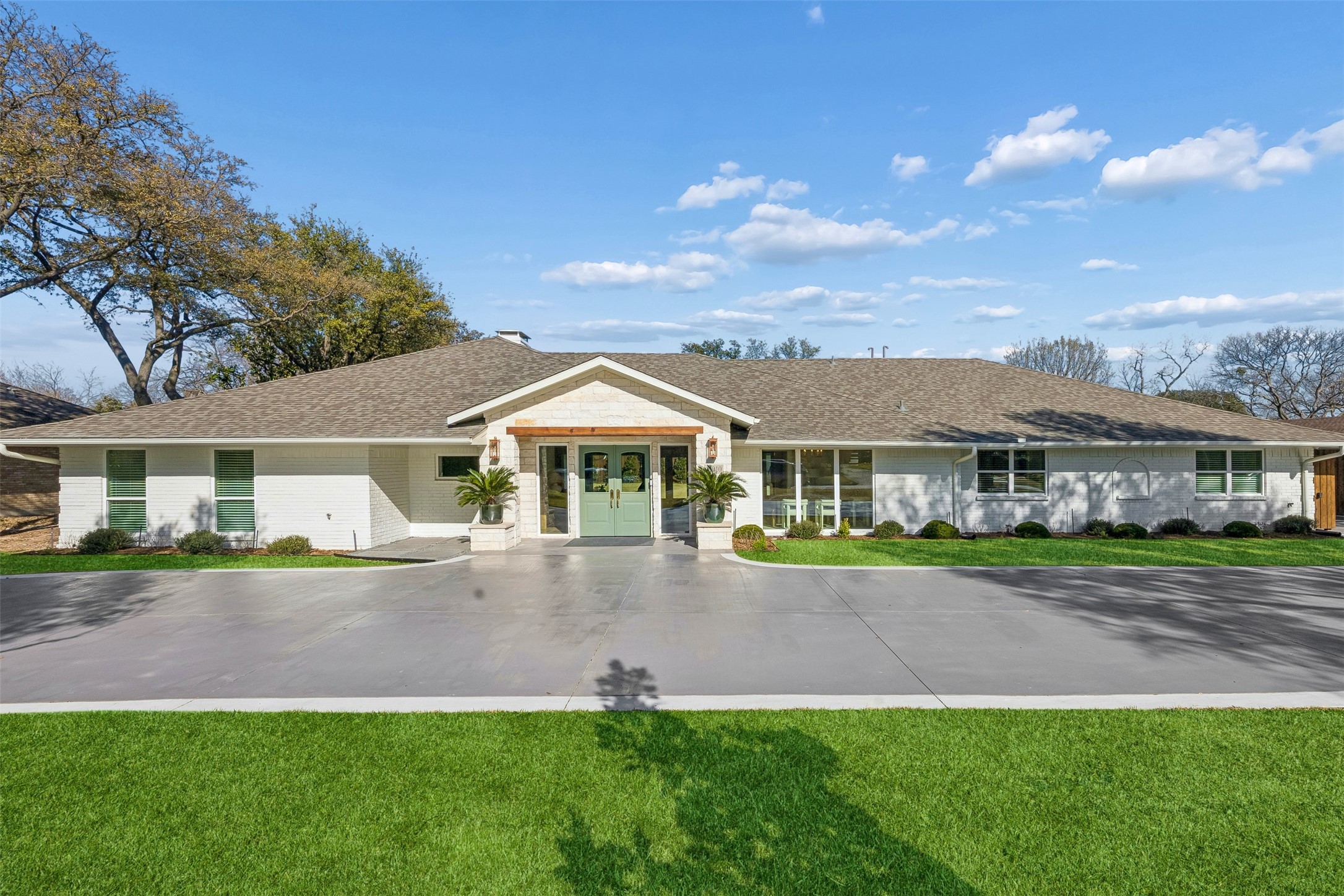 11010 Russwood Circle Dallas TX 75229