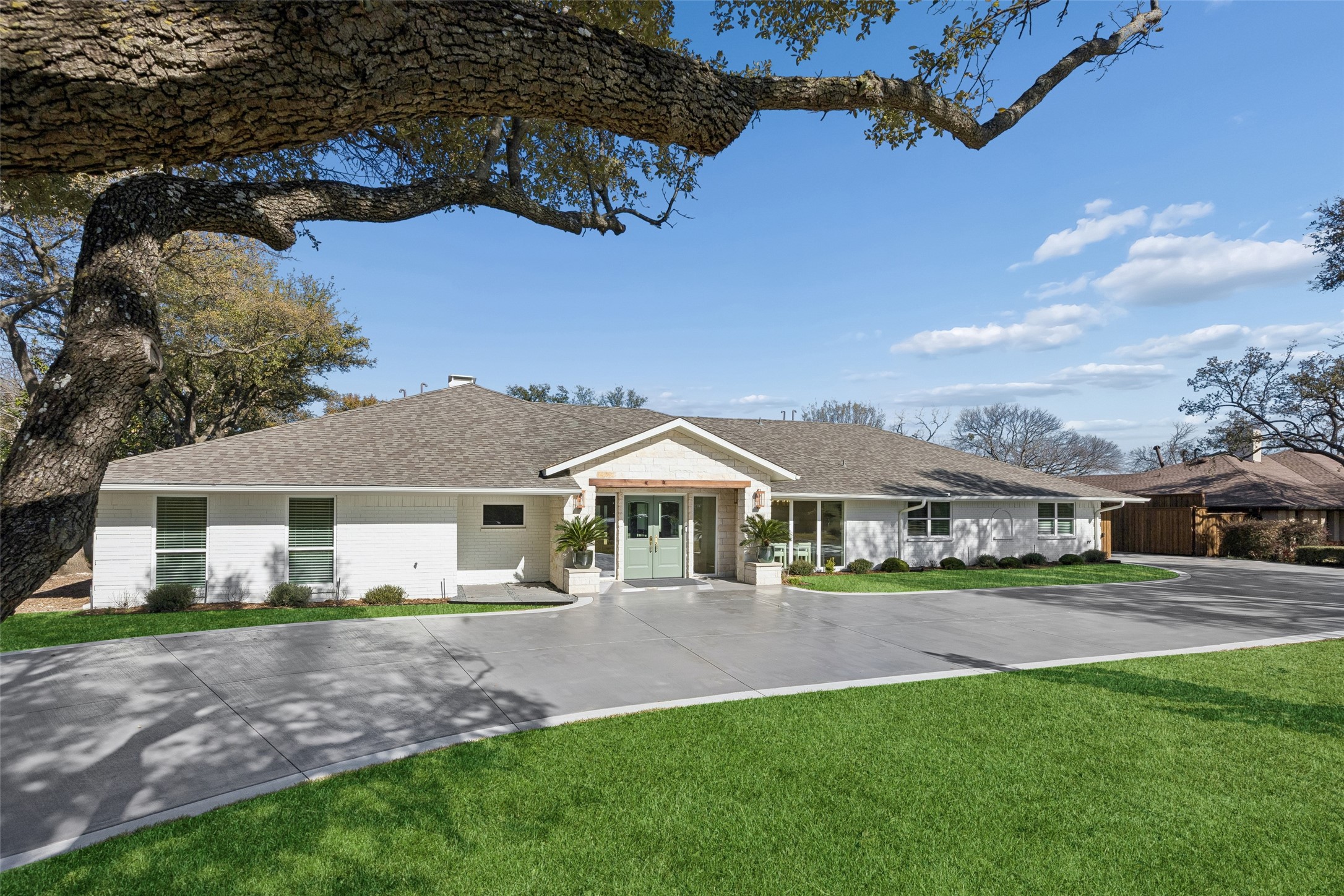 11010 Russwood Circle Dallas TX 75229
