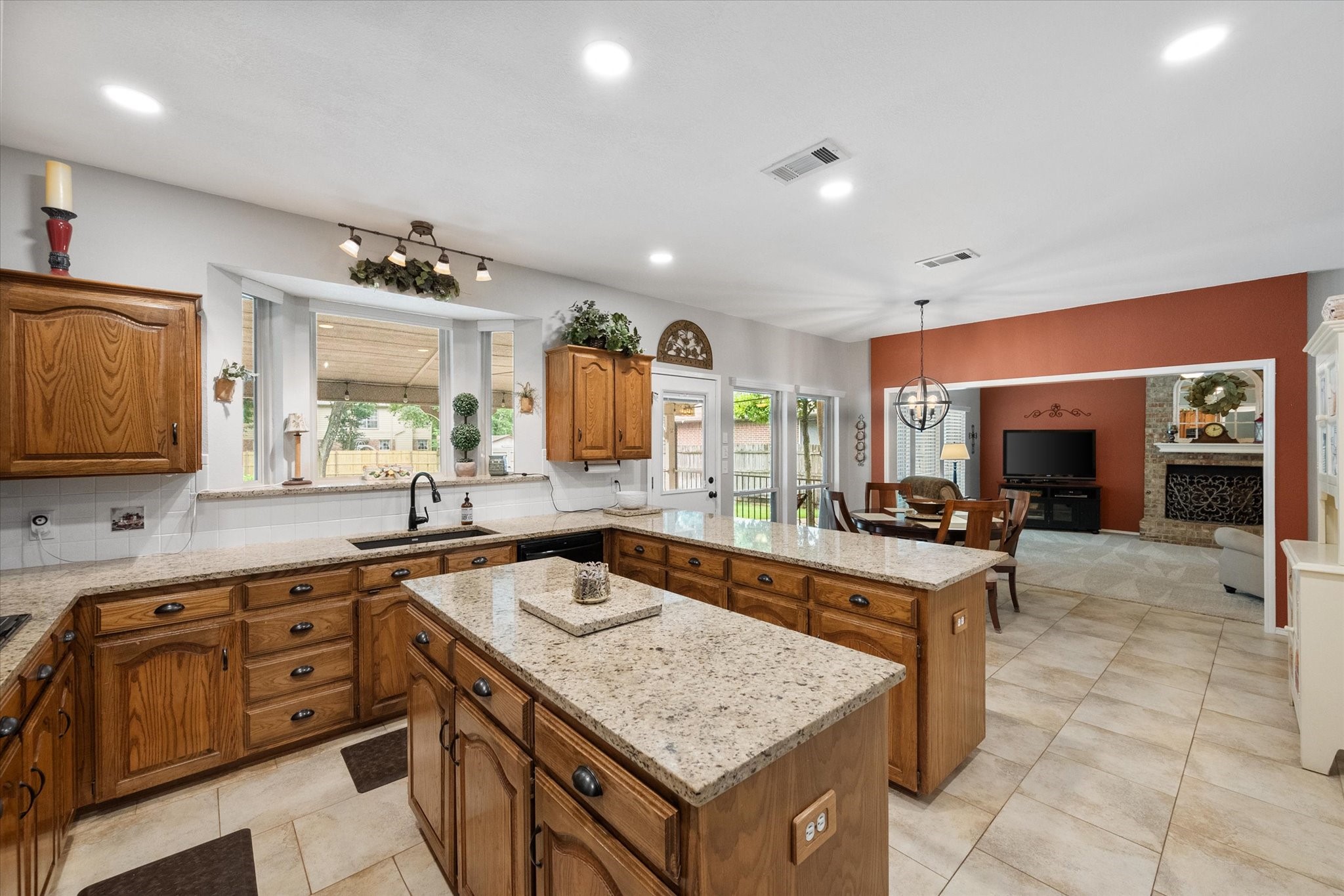 1817 Altacrest Drive Grapevine TX 76051