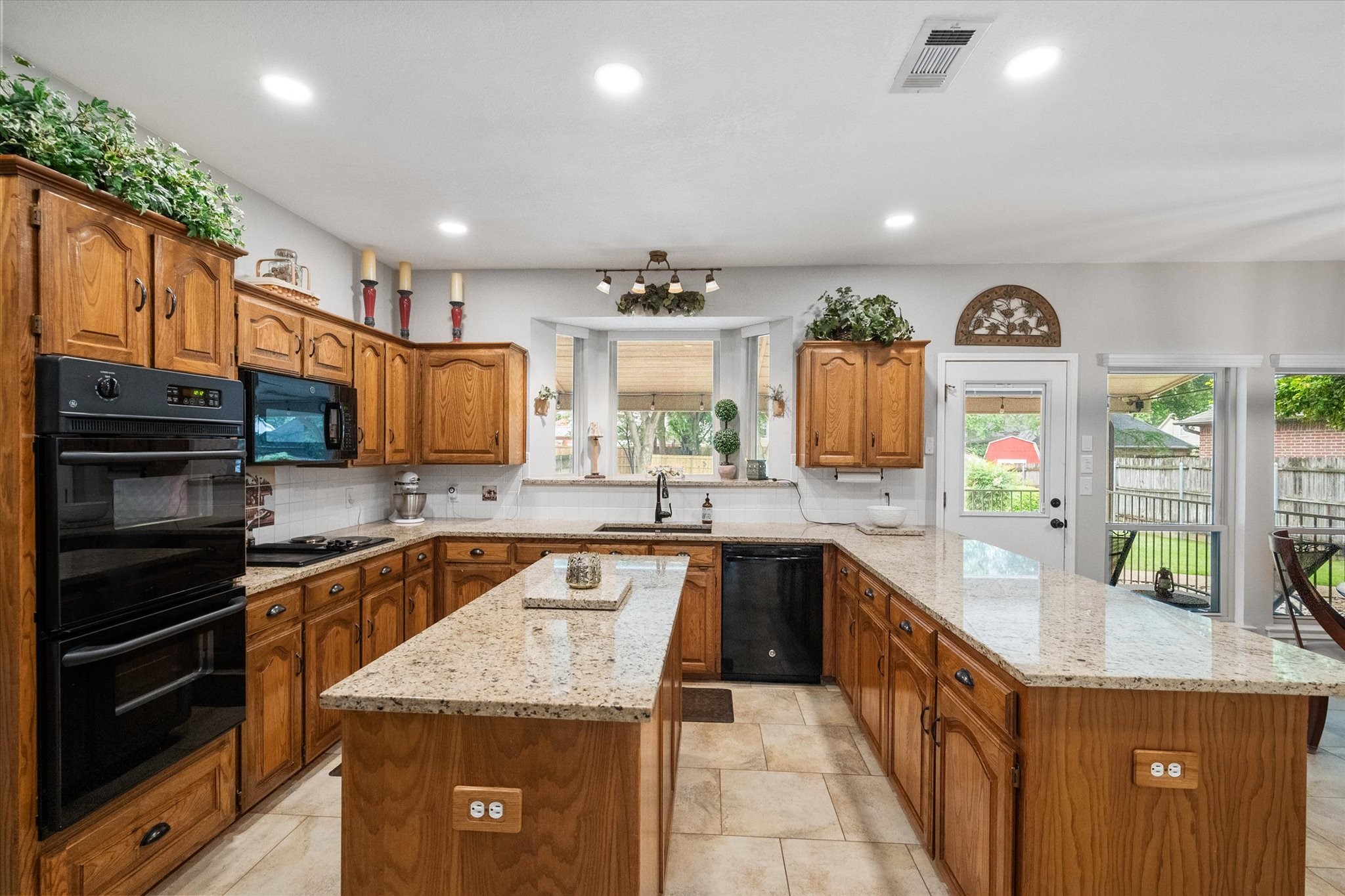1817 Altacrest Drive Grapevine TX 76051