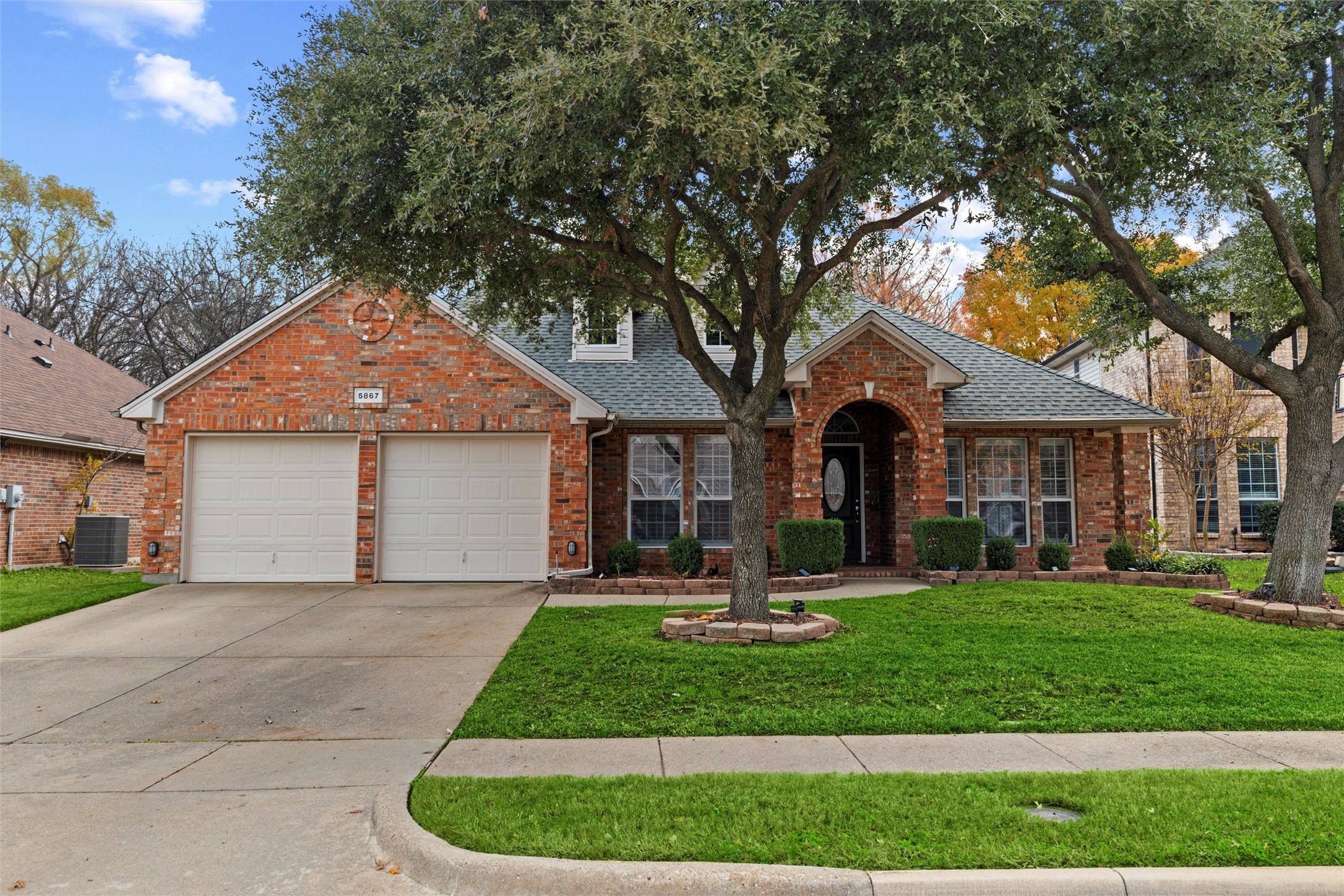 5867 Grayco Drive Grand Prairie TX 75052