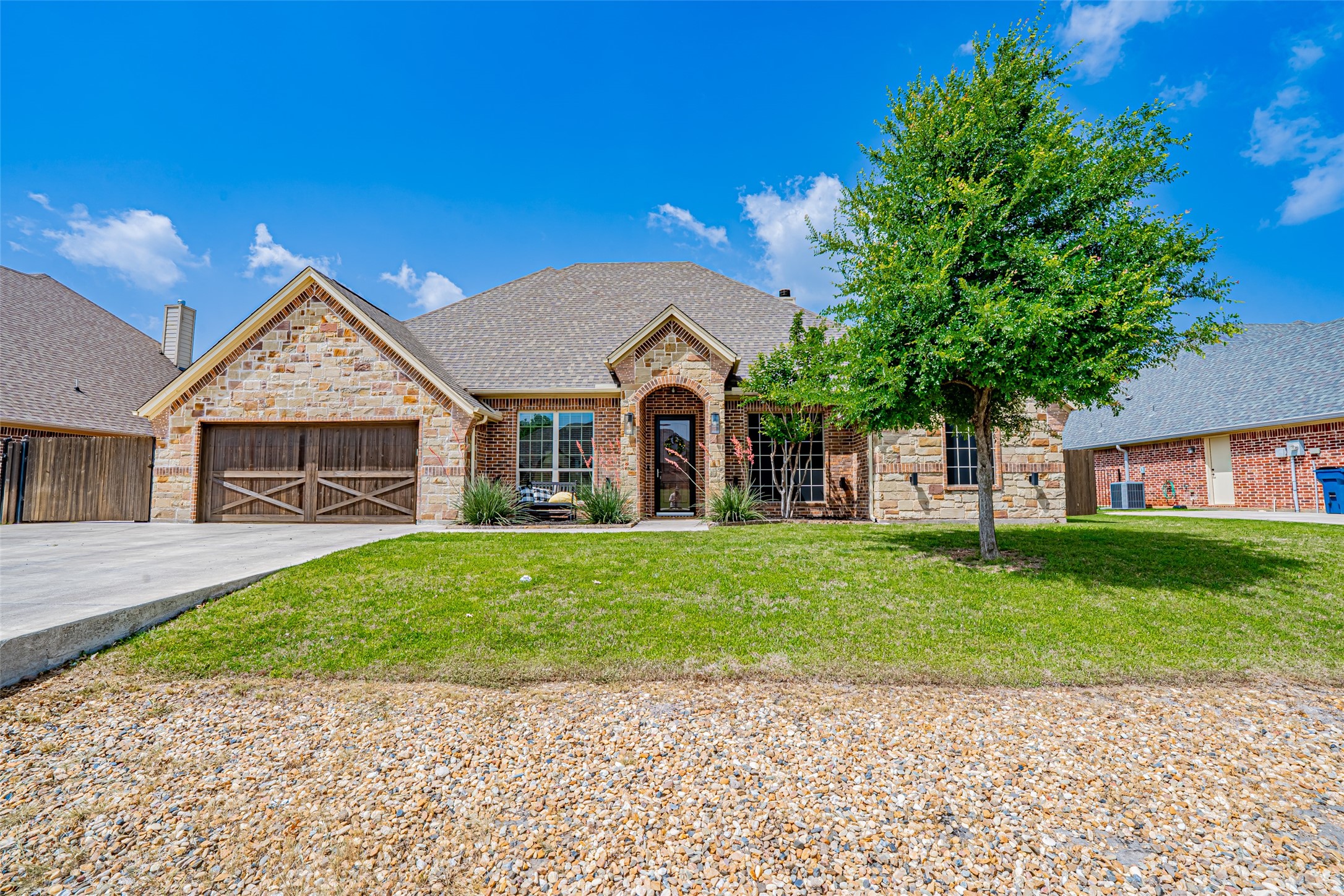 2826 Willow Ridge Circle Granbury TX 76049