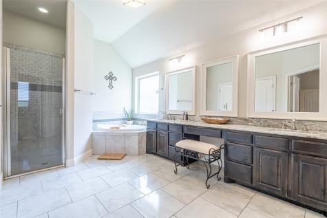 2826 Willow Ridge Circle Granbury TX 76049