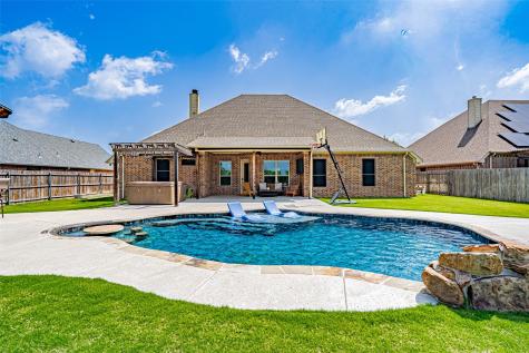 2826 Willow Ridge Circle Granbury TX 76049