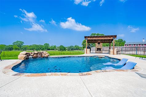 2826 Willow Ridge Circle Granbury TX 76049
