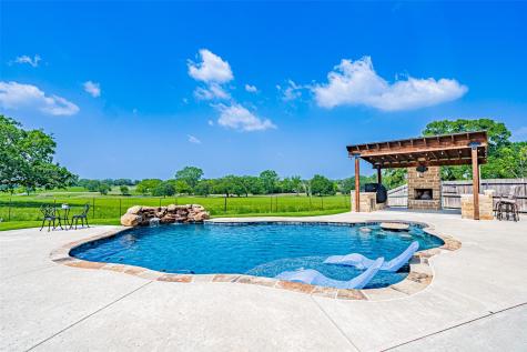 2826 Willow Ridge Circle Granbury TX 76049