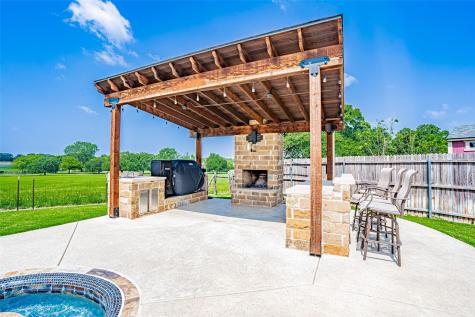2826 Willow Ridge Circle Granbury TX 76049