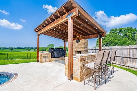 2826 Willow Ridge Circle Granbury TX 76049