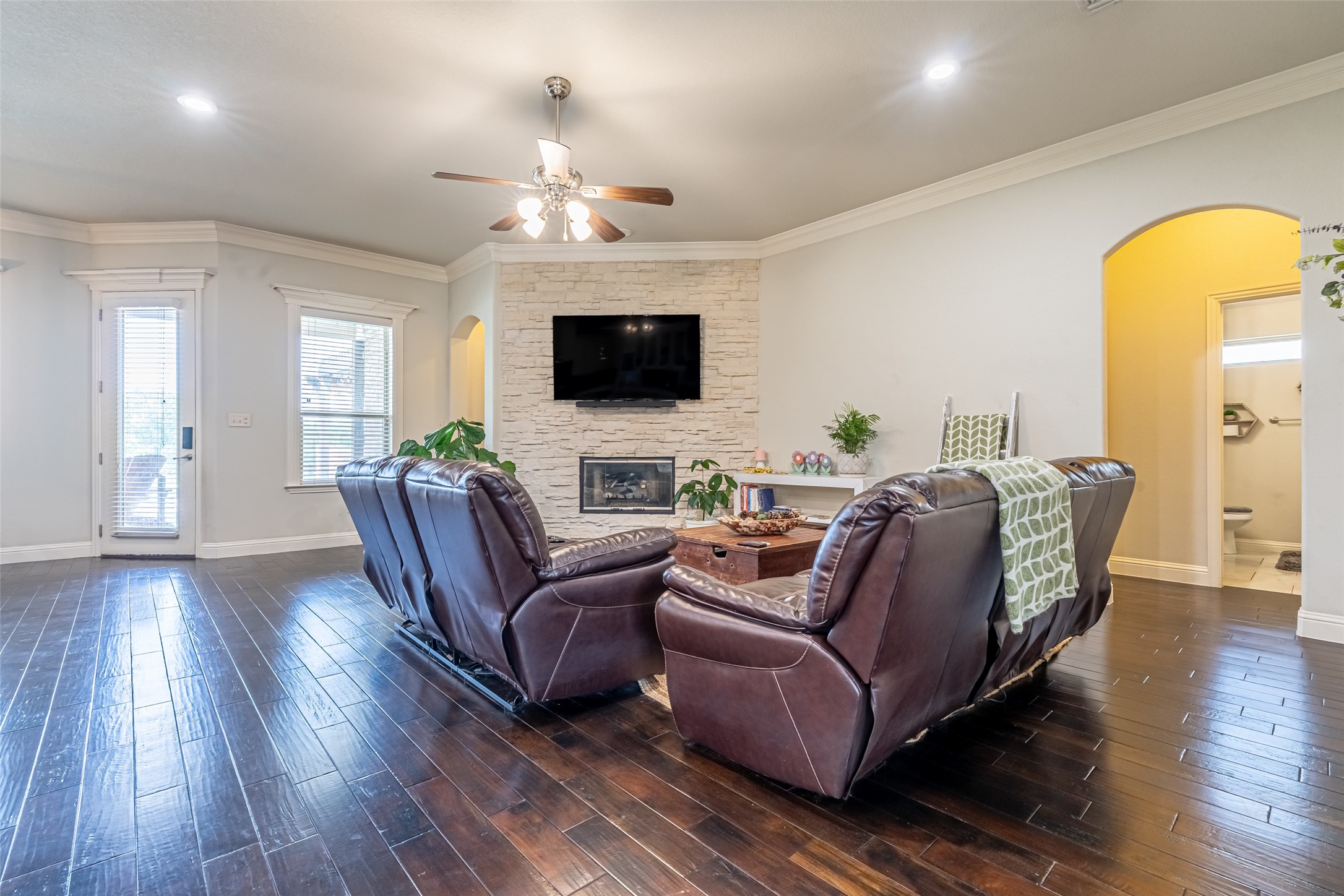 2826 Willow Ridge Circle Granbury TX 76049