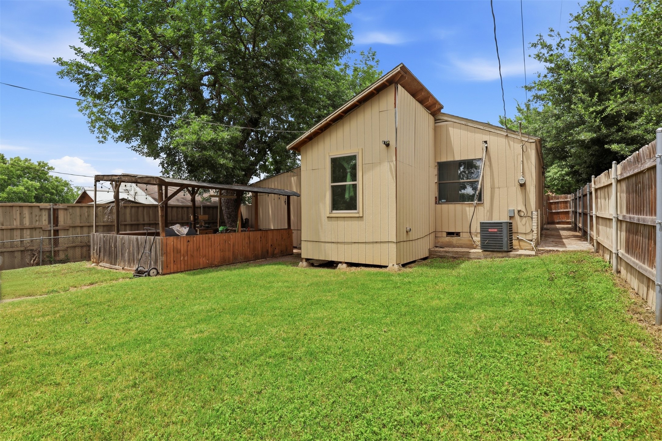 3104 Avenue L Fort Worth TX 76105