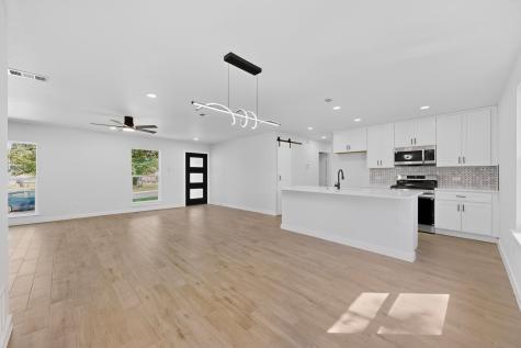 3853 Happy Canyon Drive Dallas TX 75241
