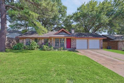 2426 Homewood Trail Arlington TX 76015