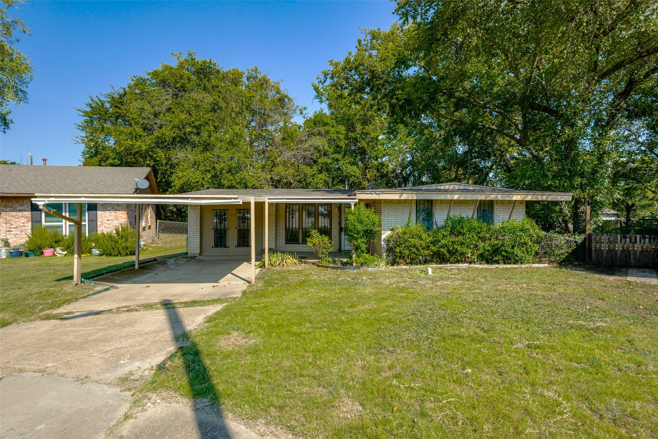 612 Henderson Circle Garland TX 75040