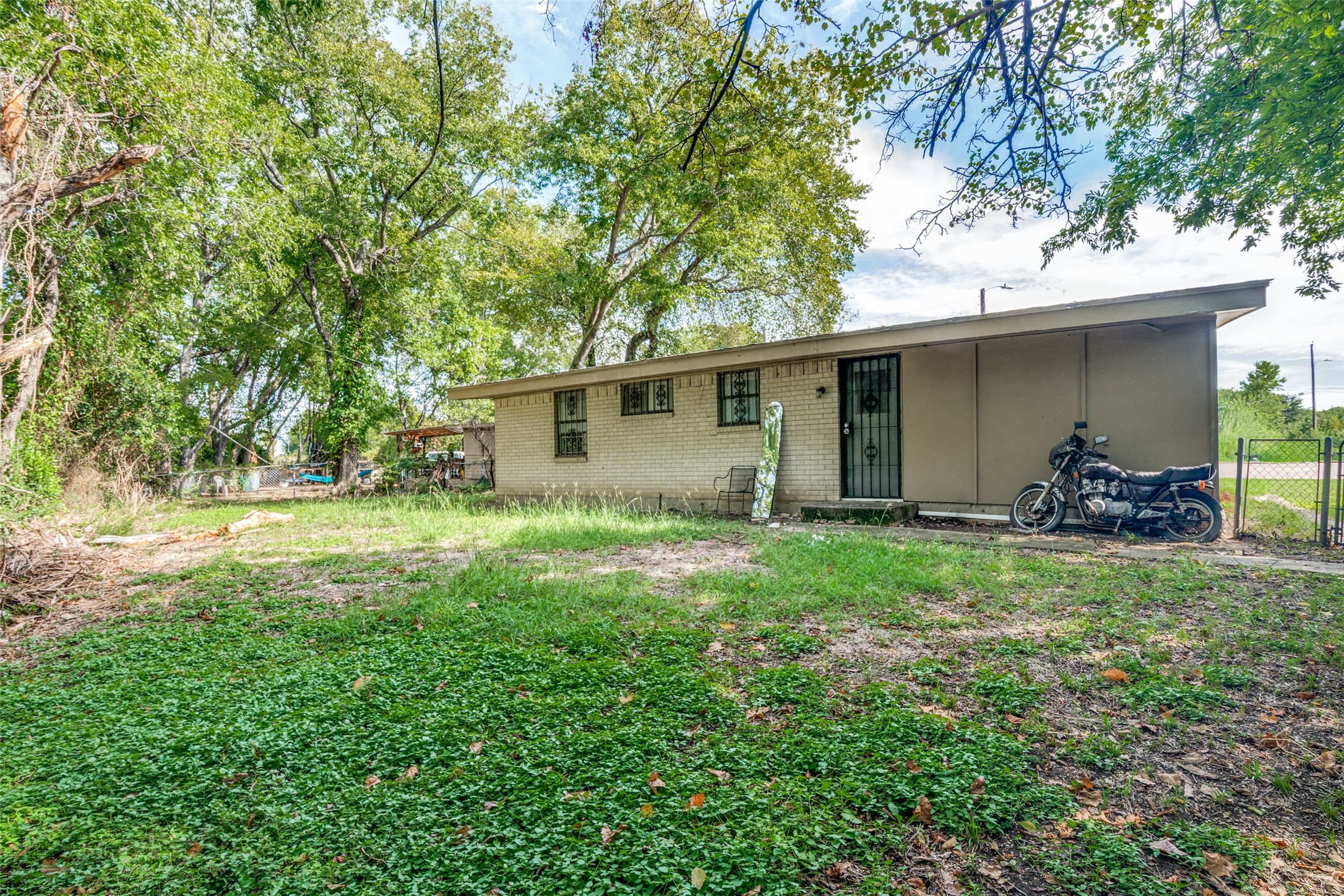 612 Henderson Circle Garland TX 75040