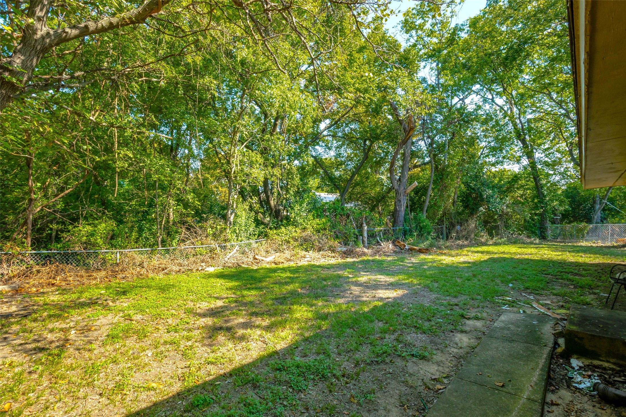 612 Henderson Circle Garland TX 75040