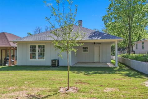 407 Henderson Street Bonham TX 75418