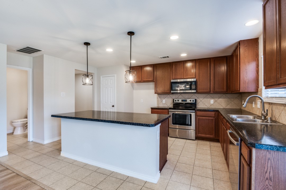 1306 Newton Drive Cedar Hill TX 75104