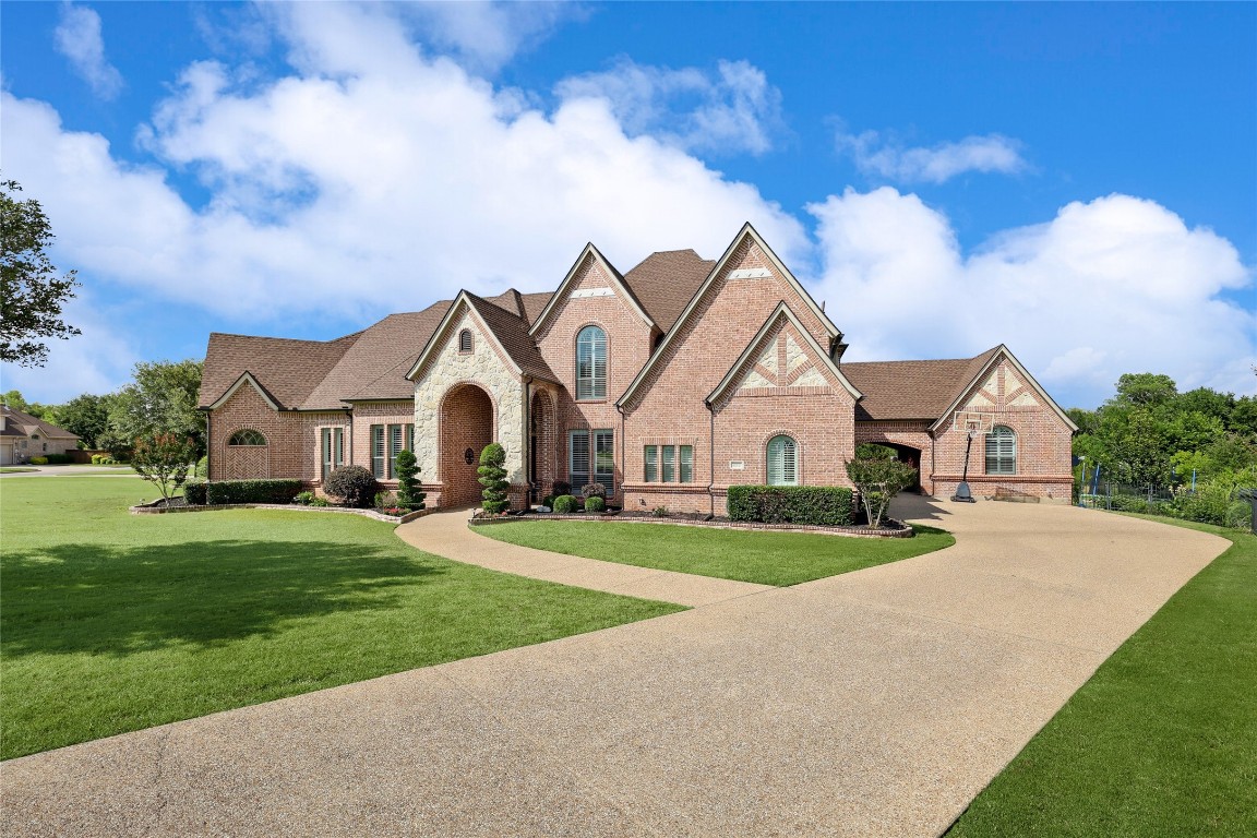 832 Columbia Court Mansfield TX 76063