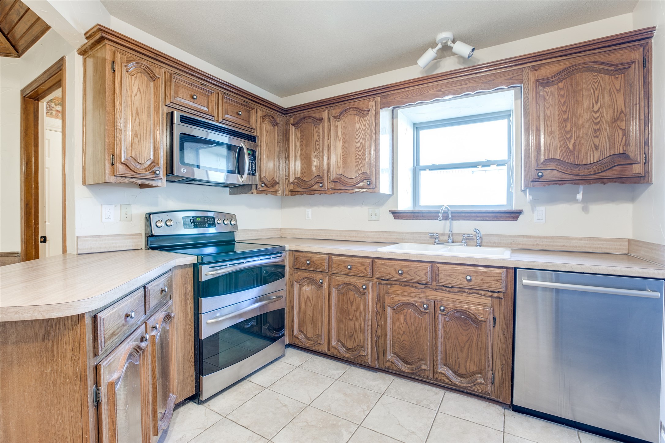 3202 Ridge Oak Drive Garland TX 75044