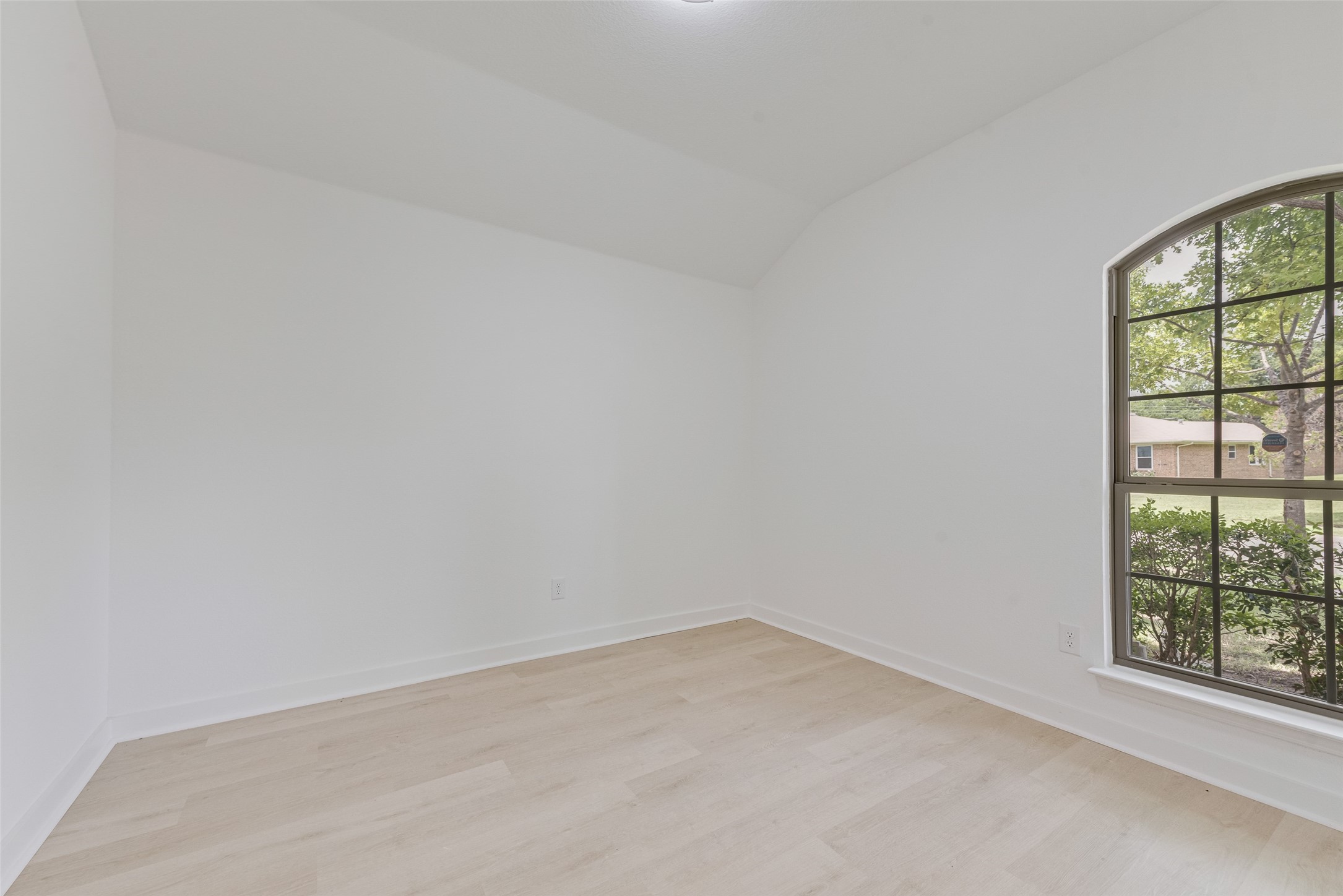2718 Mossglen Drive Dallas TX 75227