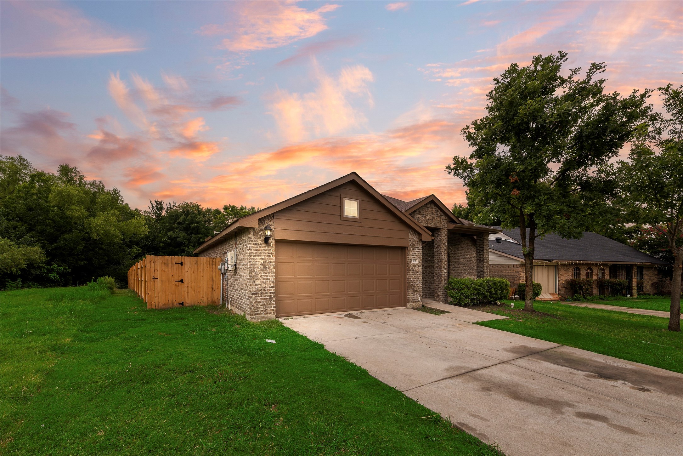 2718 Mossglen Drive Dallas TX 75227
