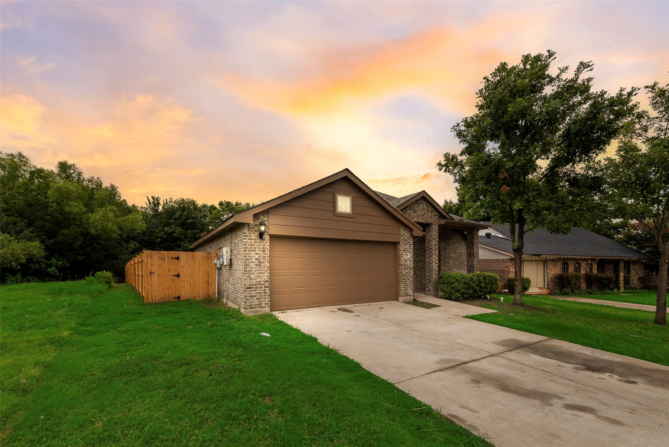 2718 Mossglen Drive Dallas TX 75227