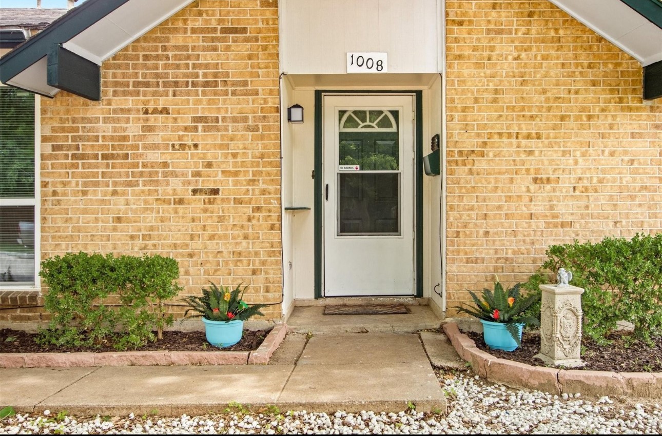 1008 Hillwood Drive Lewisville TX 75067